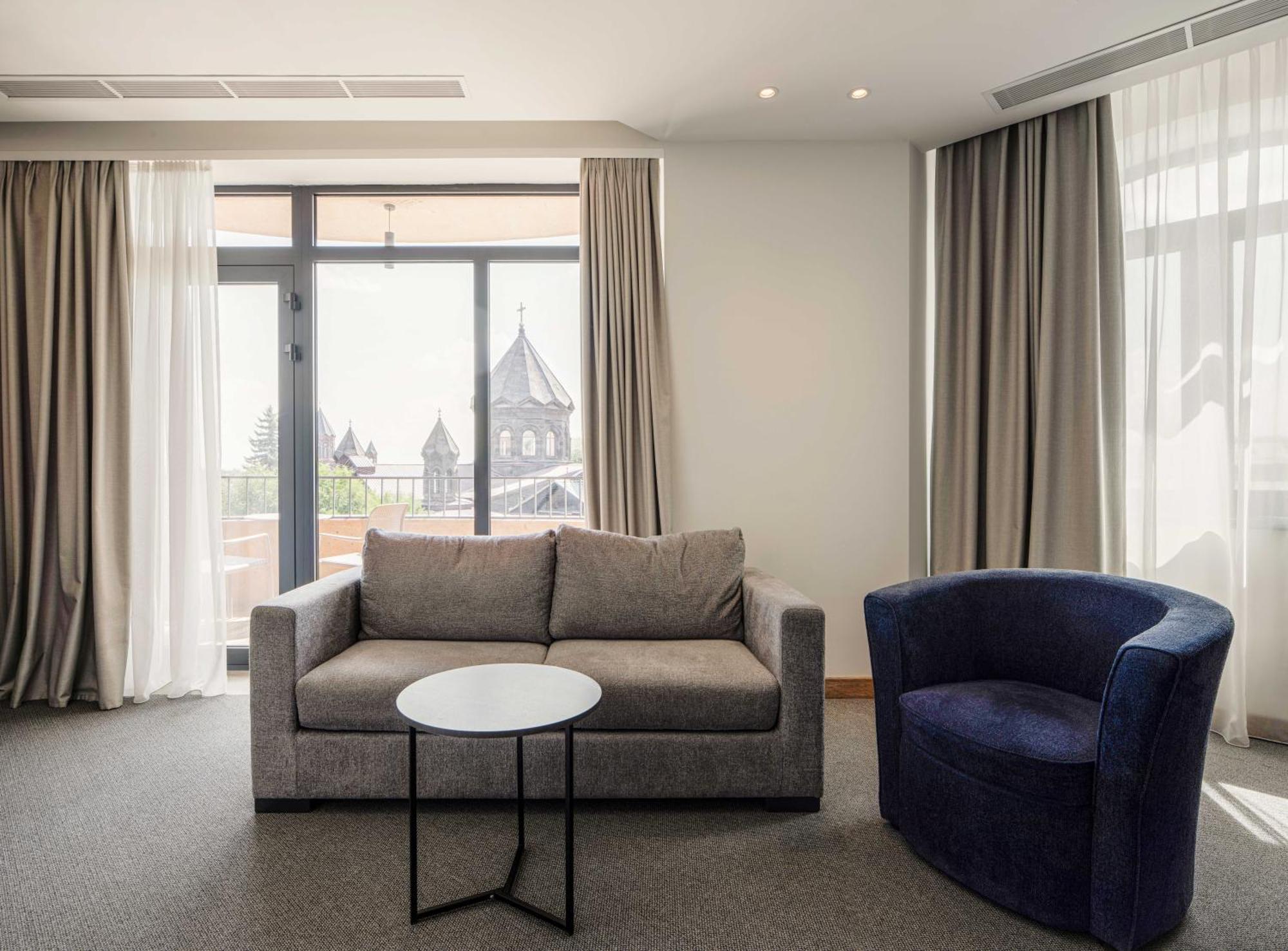 Radisson Hotel & Spa Gjumri Eksteriør billede
